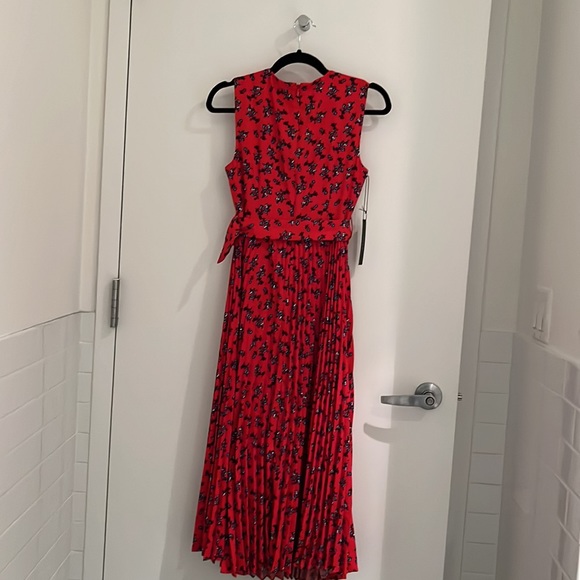 T Tahari Pleated Floral Print Maxi Dress size 2 NWT - Picture 5 of 8